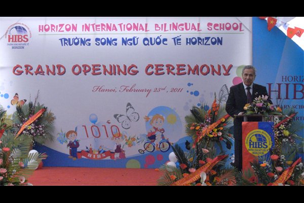Deputy Prime Minister of Turkey Mr. Bulent Arinc at the ribbon cutting ceremony of 5th campus of Horizon Bilingual International School in Hanoi, Vietnam