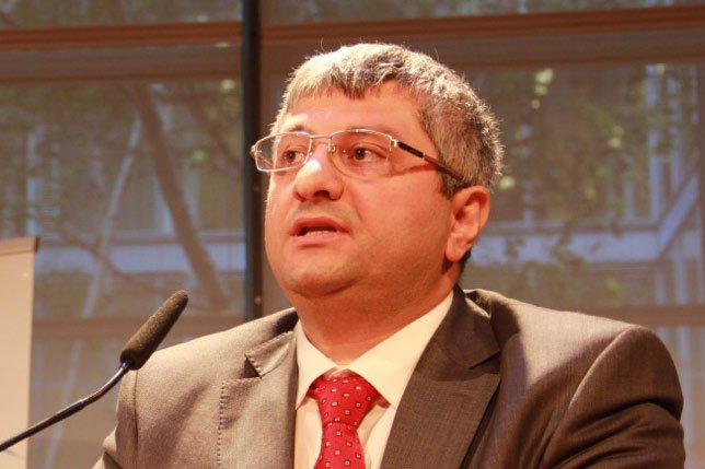 Dr. Ihsan Yilmaz