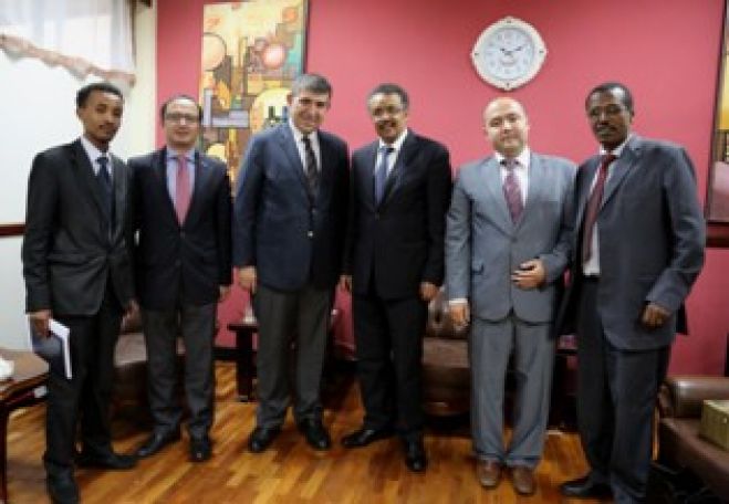 Foreign Affairs Minister Dr. Tedros Adhanom held talks Thursday with the representatives of TUSKON, the Turkish Confederation of Businessmen and Industrialists.