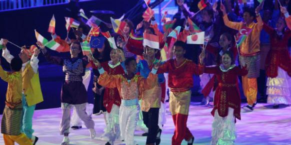 Foreign students from Gülen movement-affiliated schools in 100 countries participate in the Turkish Olympiads and give messages of peace through their songs to the world every year. (Photo: AP, Mohammad Hannon)