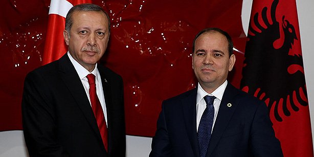 Albania's President Bujar Nishani is seen with Turkish President Recep Tayyip Erdoğan in this photo taken May 13. (Photo: Cihan)