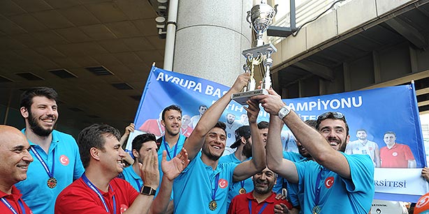 Fatih University, which represented Turkey, won its semi-final game against Slovenia's University of Primorska 74-68. (Photo: Today's Zaman, Akif Talha Serttürk)