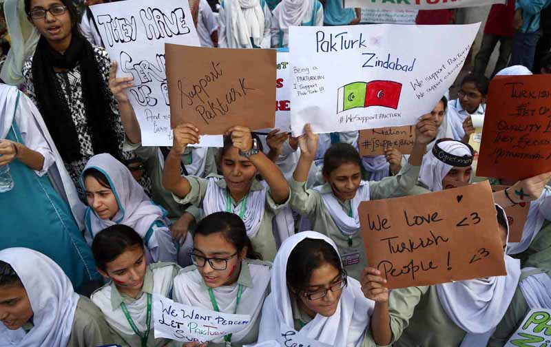 KARACHI: Students of Pak-Turk School staged a protest against deportation of Turkish staff from Pakistan. INP PHOTO by Qaisar Khan